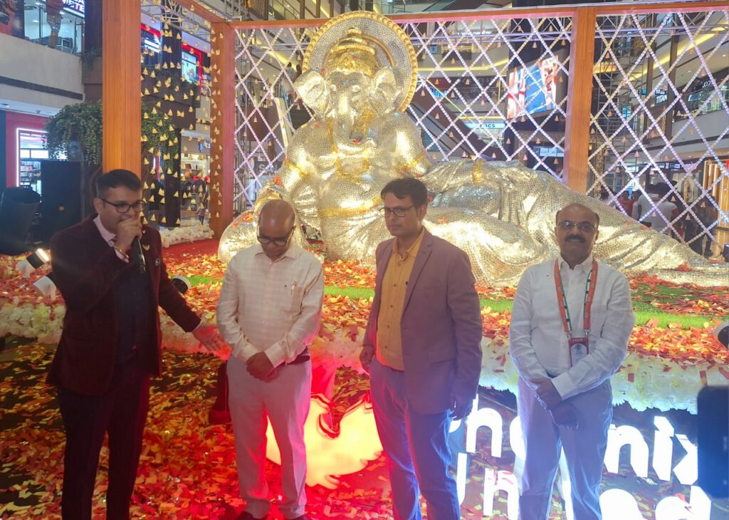 World's largest Ganesh statue made of coins in Phoenix United Mall