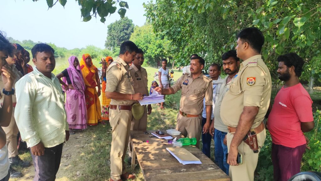 ट्रेन की चपेट में 70 वर्षीय वृद्ध महिला की दर्दनाक मौत, वह अपनी पुत्री की ससुराल जा रही थीं। पुलिस ने शव पोस्टमार्टम के लिए भेजा।