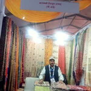 इंदिरा गांधी प्रतिष्ठान लखनऊ में Gi हैंडलूम Barabanki प्रोडक्श के साथ